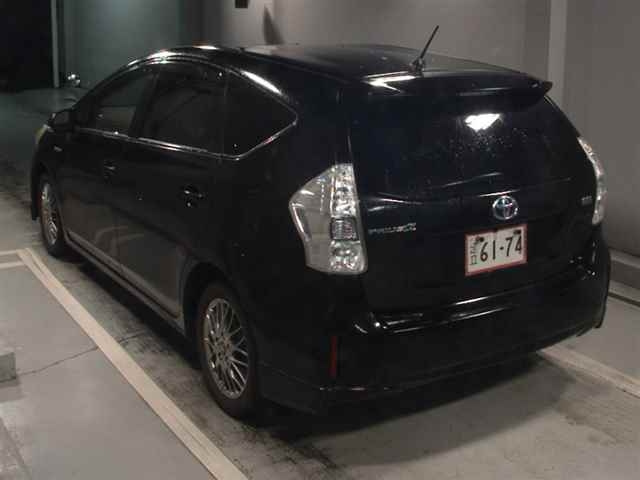 TOYOTA PRIUS ALPHA 2012