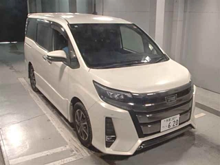 TOYOTA NOAH 2018