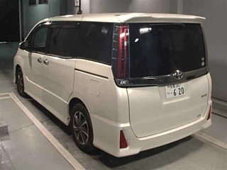 TOYOTA NOAH 2018