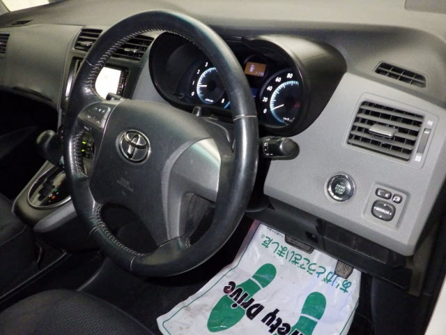 TOYOTA MARK X ZIO 2009