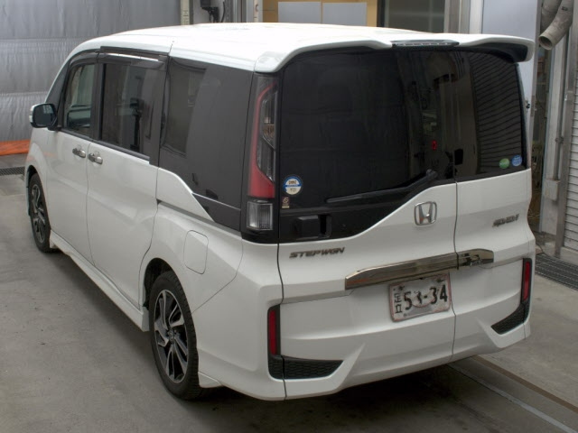 HONDA STEP WAGON 2016