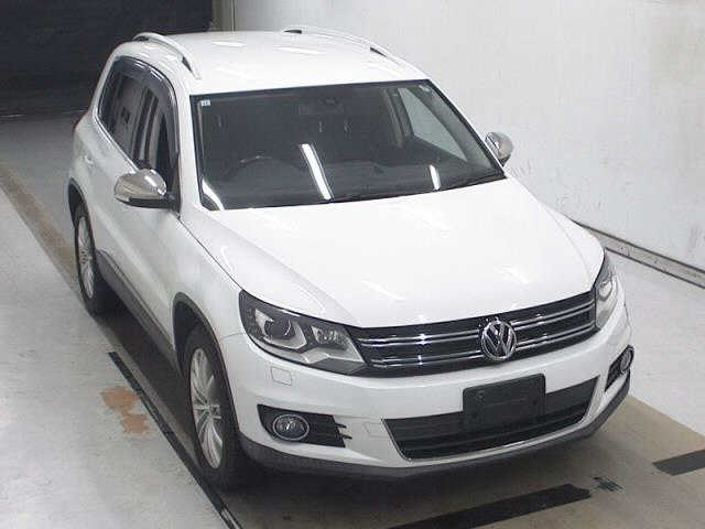 VOLKSWAGEN TIGUAN 2015
