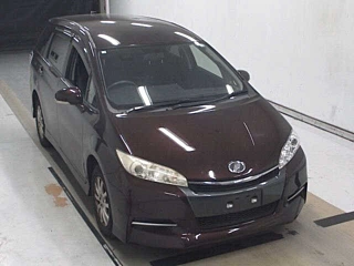 TOYOTA WISH 2013