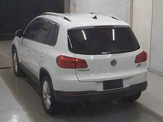 VOLKSWAGEN TIGUAN 2015