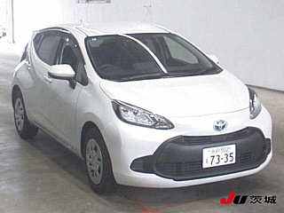 TOYOTA AQUA 2024