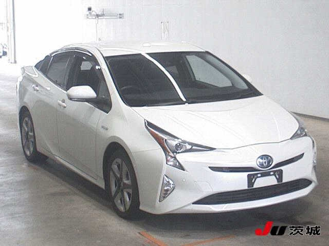 TOYOTA PRIUS 2016