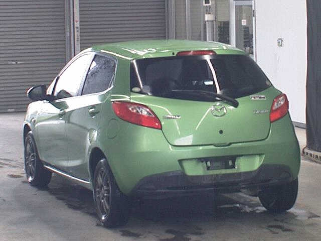 MAZDA DEMIO 2010