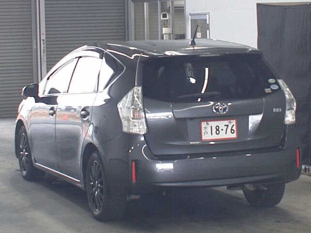 TOYOTA PRIUS ALPHA 2012