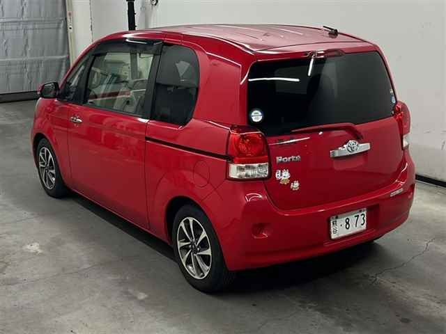 TOYOTA PORTE 2015