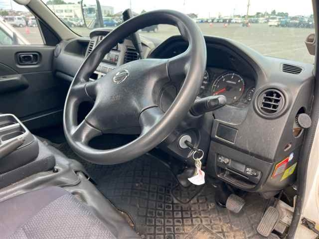 NISSAN CARAVAN VAN 2009