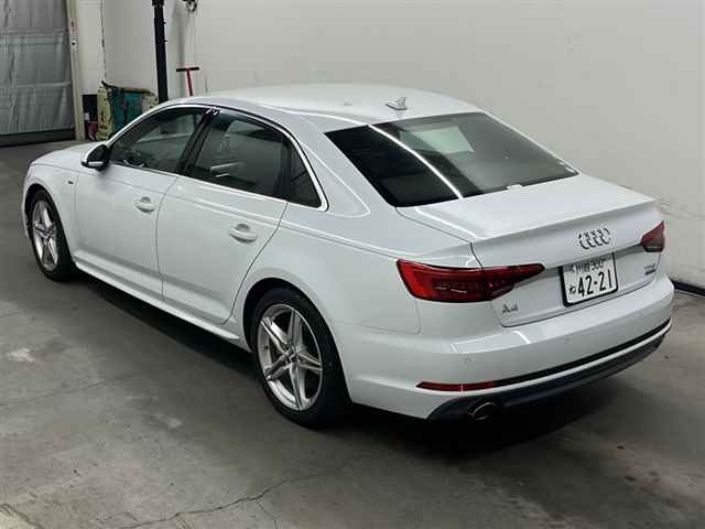 AUDI A4 2017