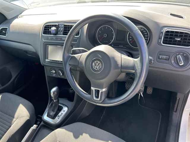 VOLKSWAGEN POLO 2013