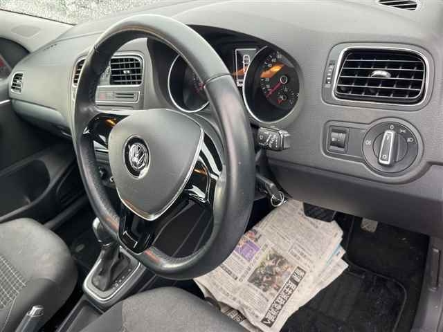 VOLKSWAGEN POLO 2016