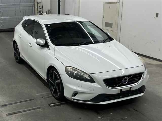 VOLVO V40 2013