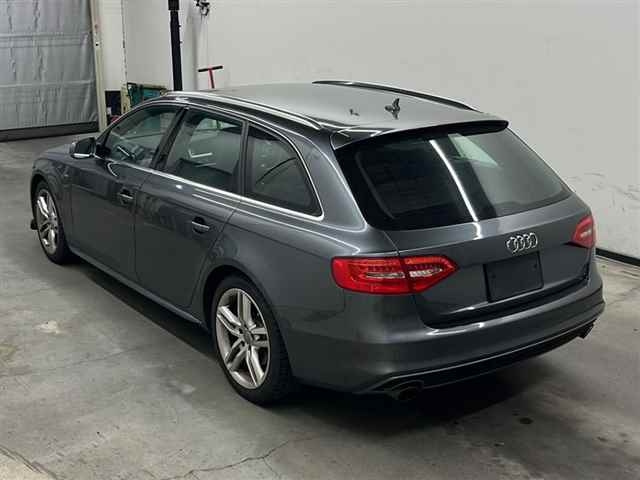 AUDI A4 2016