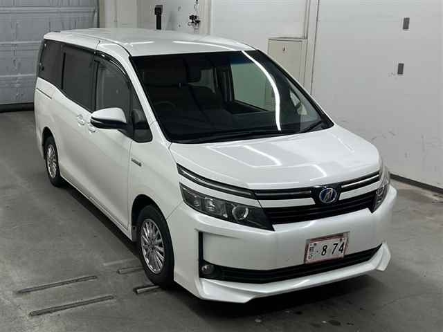 TOYOTA VOXY 2014
