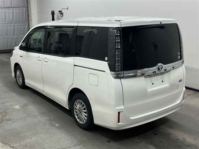 TOYOTA VOXY 2014