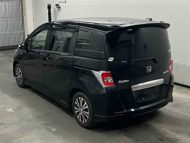 HONDA FREED 2016