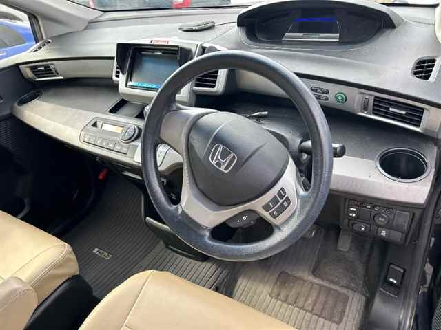 HONDA FREED 2012