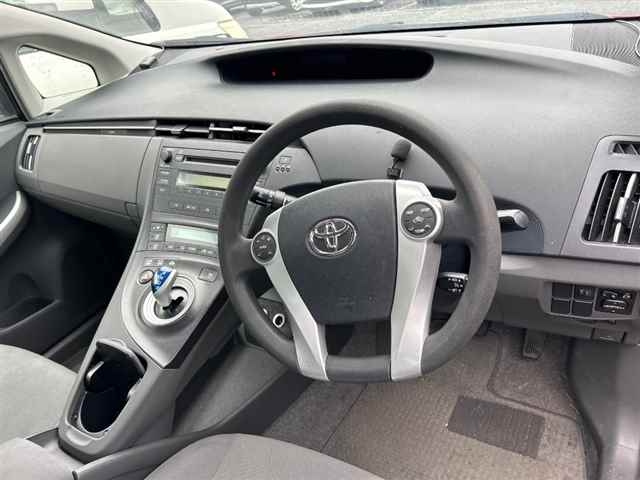 TOYOTA PRIUS 2010