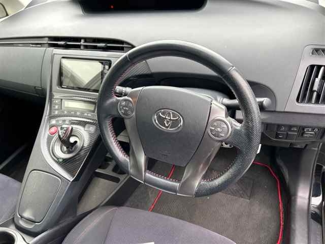 TOYOTA PRIUS 2012
