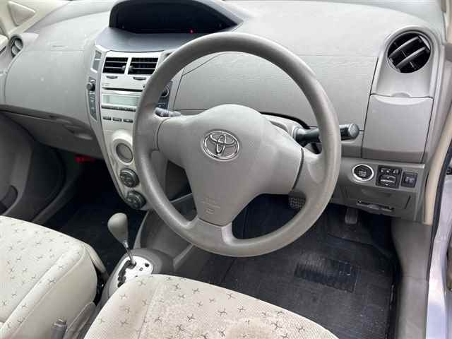 TOYOTA VITZ 2009