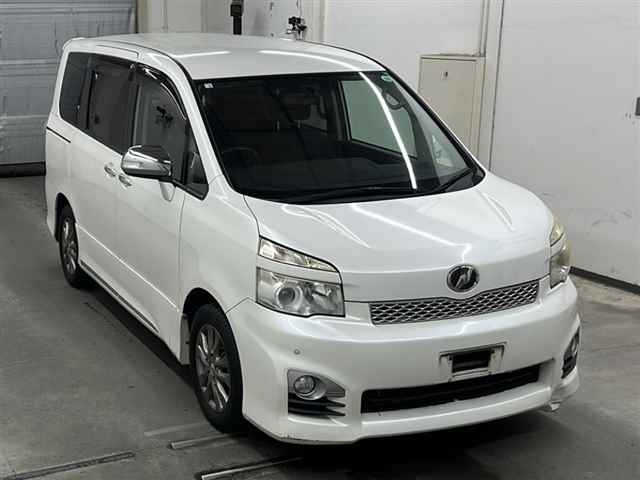 TOYOTA VOXY 2012