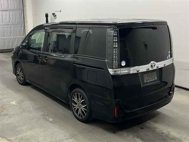 TOYOTA VOXY 2014