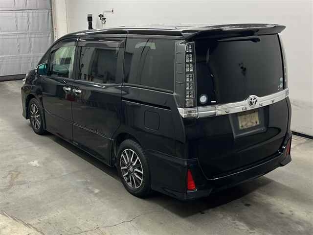 TOYOTA VOXY 2015