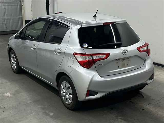 TOYOTA VITZ 2017