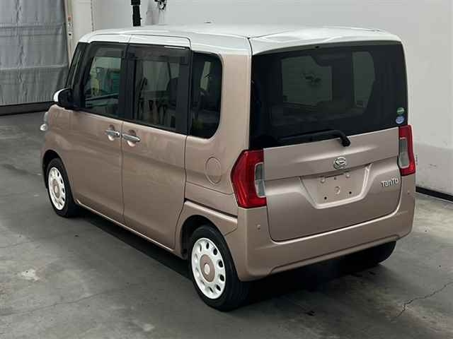 DAIHATSU TANTO 2018