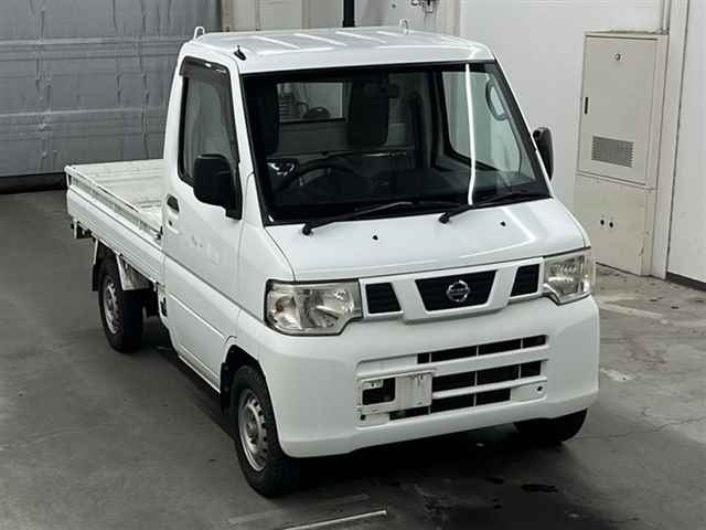 NISSAN CLIPPER TRUCK 2013