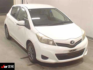 TOYOTA VITZ 2013