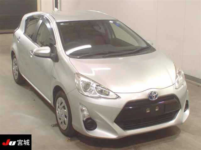 TOYOTA AQUA 2016