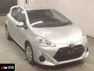TOYOTA AQUA 2016