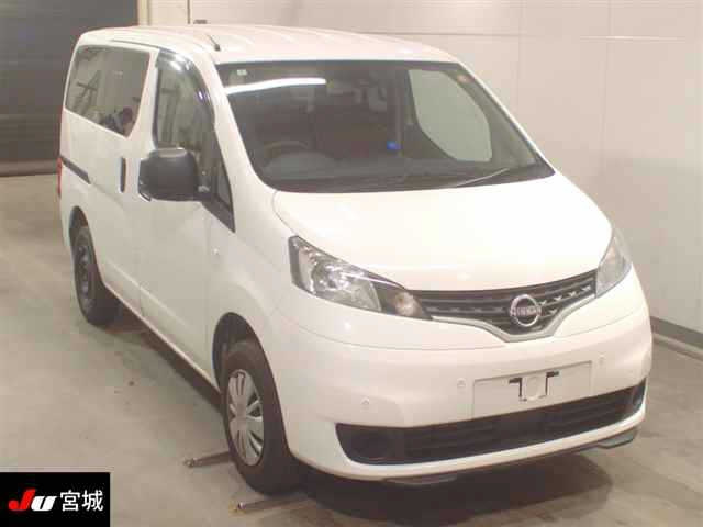 NISSAN NV200 2025