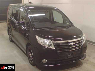 TOYOTA NOAH 2014