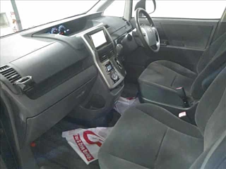 TOYOTA NOAH 2008
