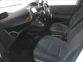 TOYOTA SIENTA 2016