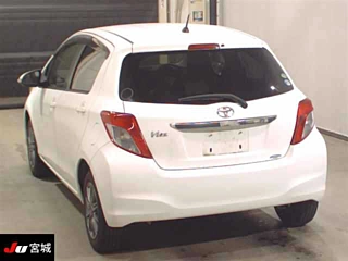 TOYOTA VITZ 2013