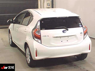 TOYOTA AQUA 2018