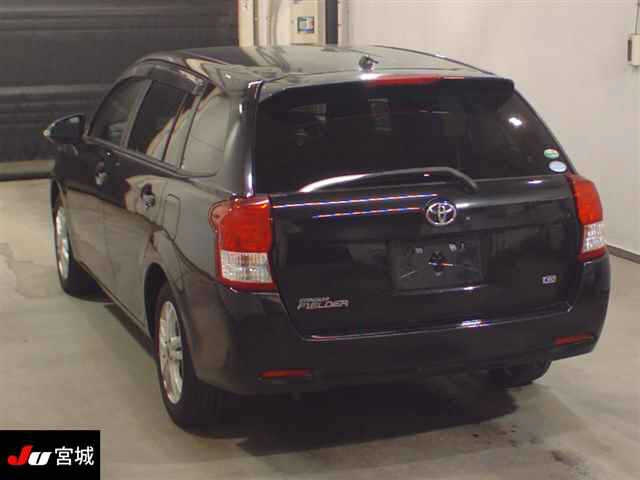 TOYOTA COROLLA FIELDER 2013