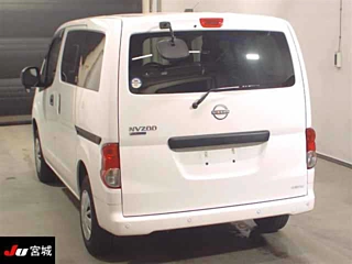 NISSAN NV200 2025