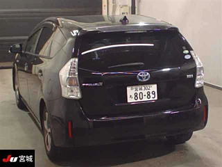 TOYOTA PRIUS ALPHA 2012