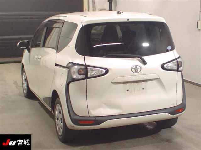 TOYOTA SIENTA 2016
