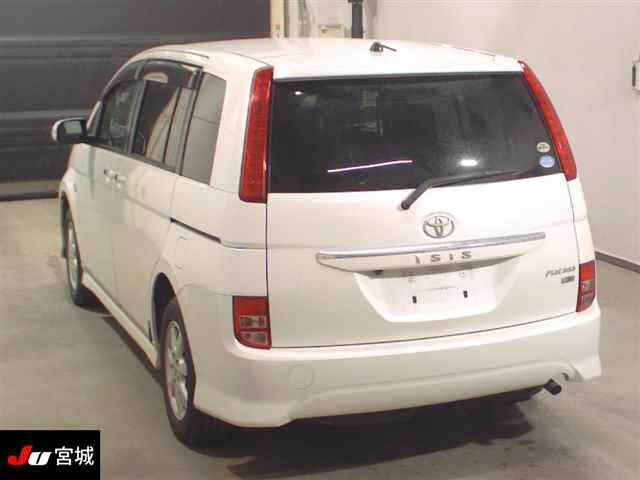 TOYOTA ISIS 2010