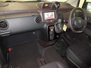TOYOTA SPADE 2013