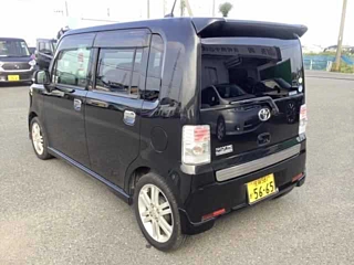 TOYOTA PIXIS SPACE 2012