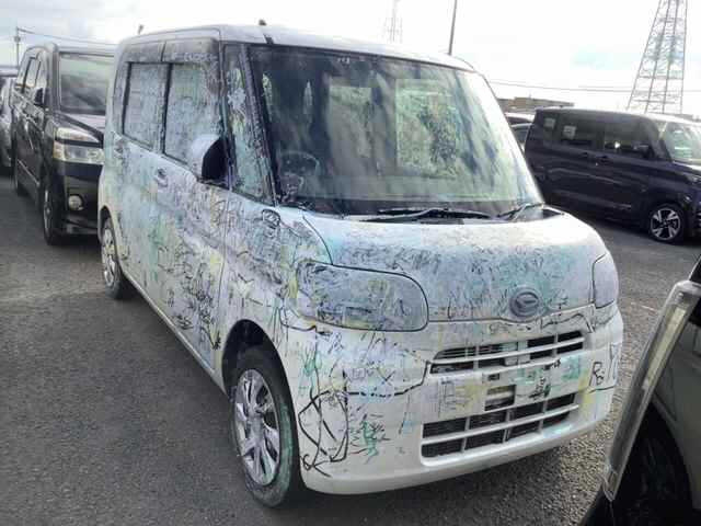 DAIHATSU TANTO 2011
