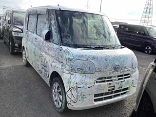 DAIHATSU TANTO 2011